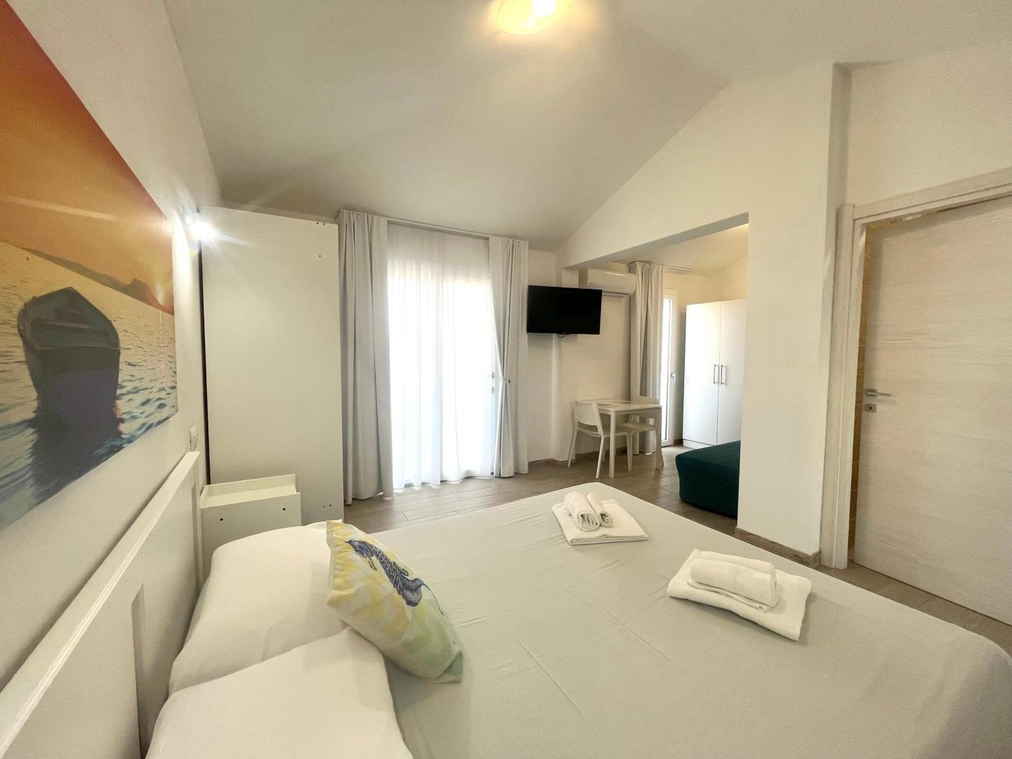 Case Vacanze "Bianco Mare" Porto Pino Room photo